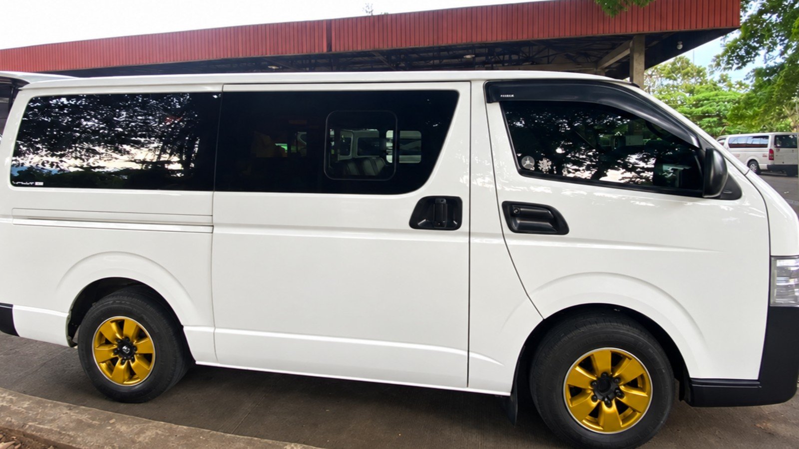 Toyota Hiace (Van-005)