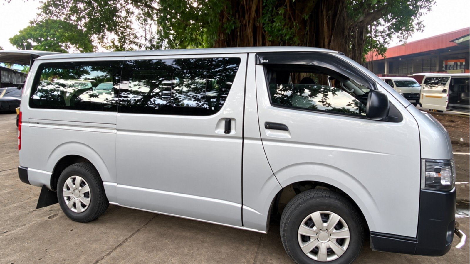 Toyota Hiace (Van-003)