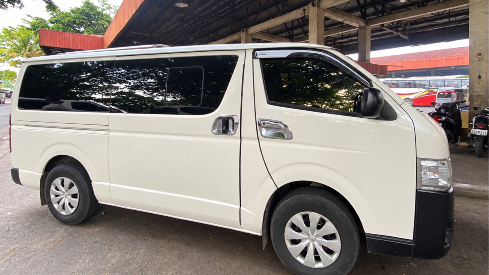 Toyota Hiace (Van-002)